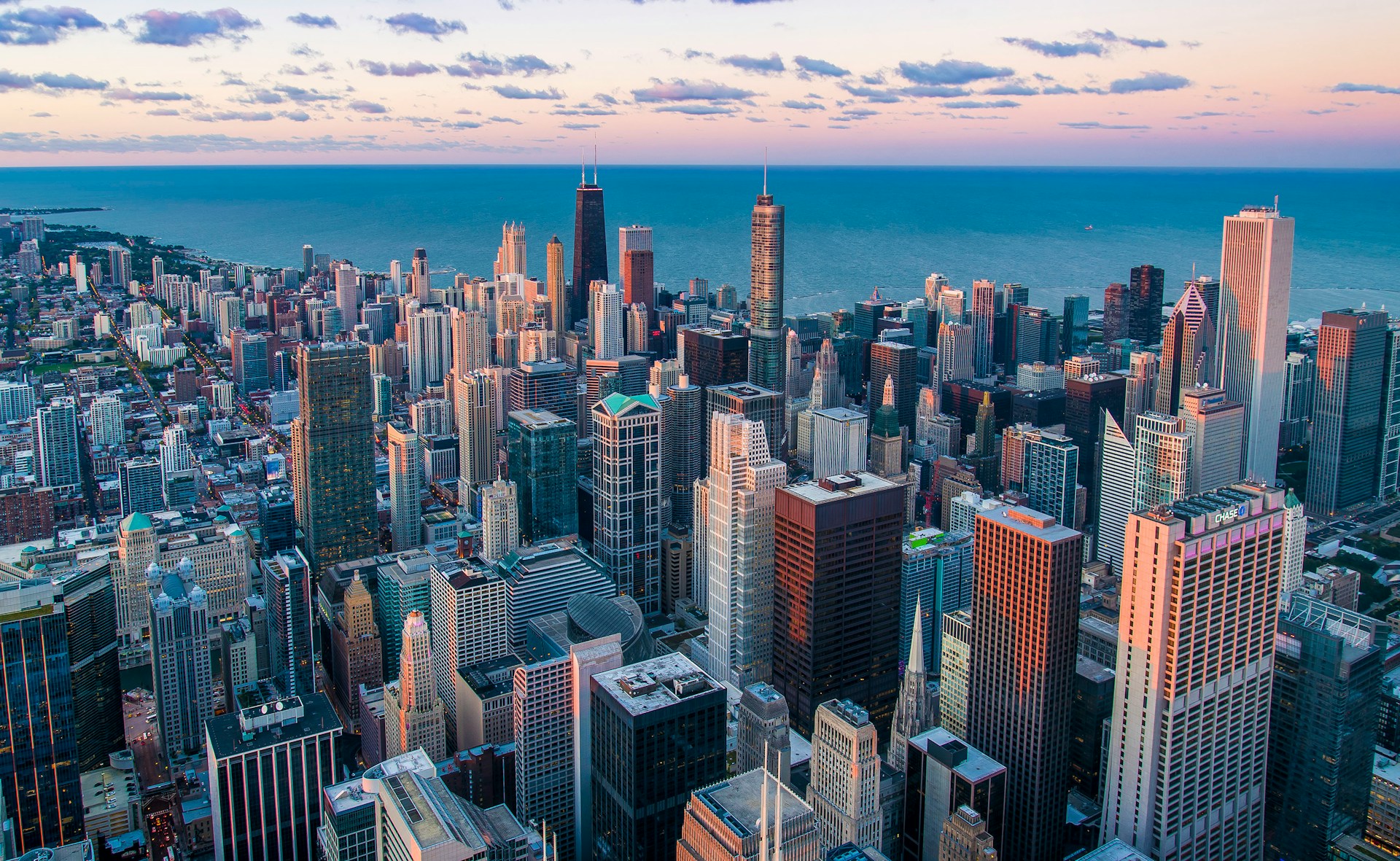 Best Areas to Stay in Chicago for First-Time Visitors